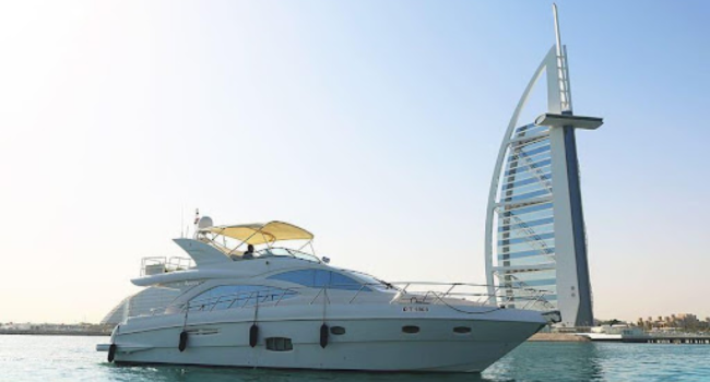 Yacht Tour in Dubai