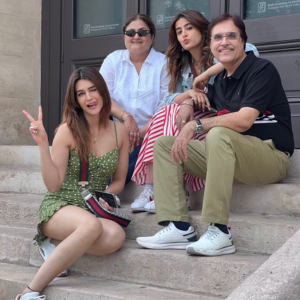 Kriti Sanon Family